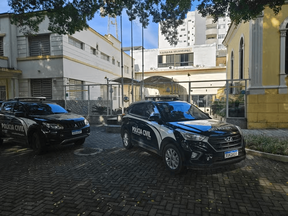Polícia deflagra operação contra fraudes e corrupção envolvendo Câmara de Muriaé