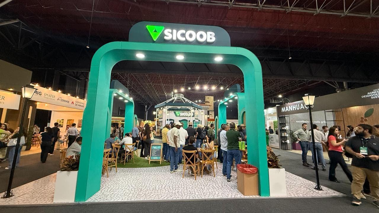Sicoob Credisudeste marca presença na Semana Internacional do Café 2025, em Belo Horizonte